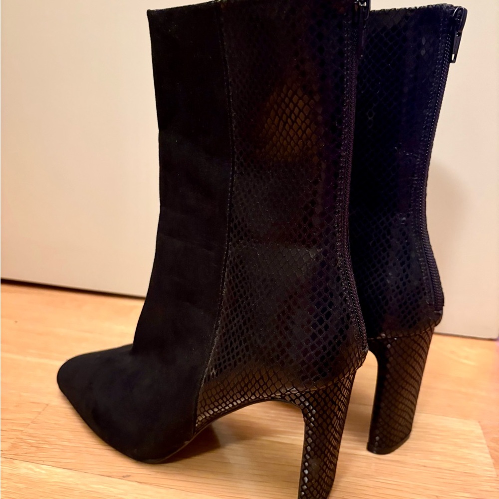 Black Textured Women's Mid Calf Boots size 7